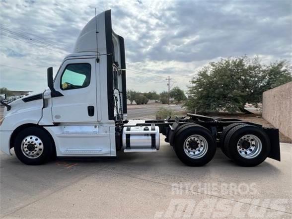 Freightliner CASCADIA 126 Tractor Units