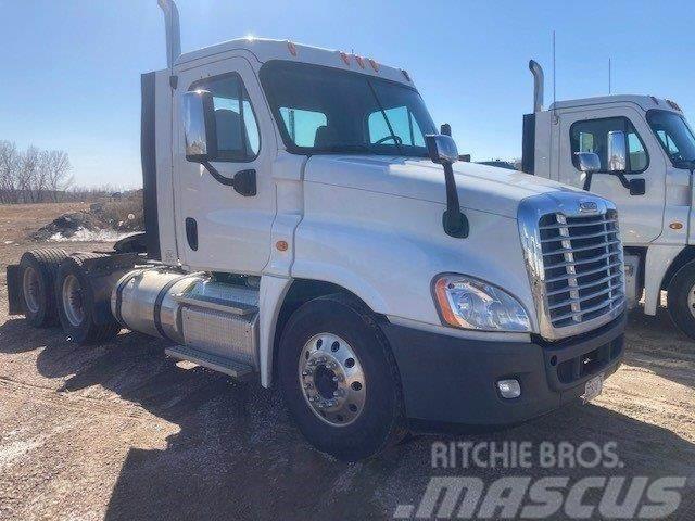 Freightliner CA125DC Tractor Units