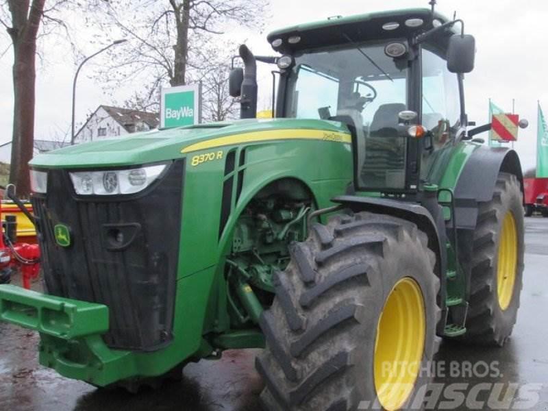 John Deere 8370 R Tractoren