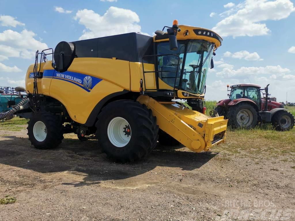 New Holland CX8.70 Combine harvesters