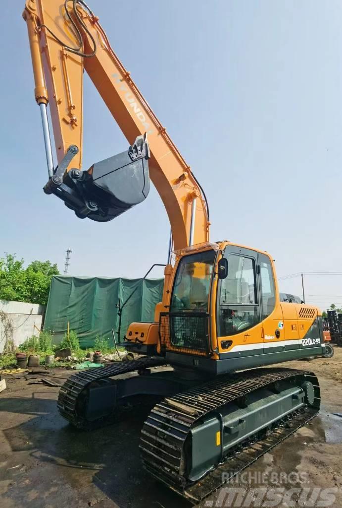Hyundai R220LC-9 Crawler excavators