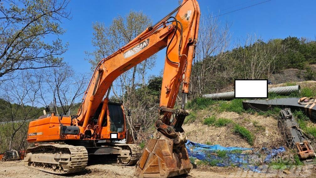 Doosan DX 300 LCA Crawler excavators