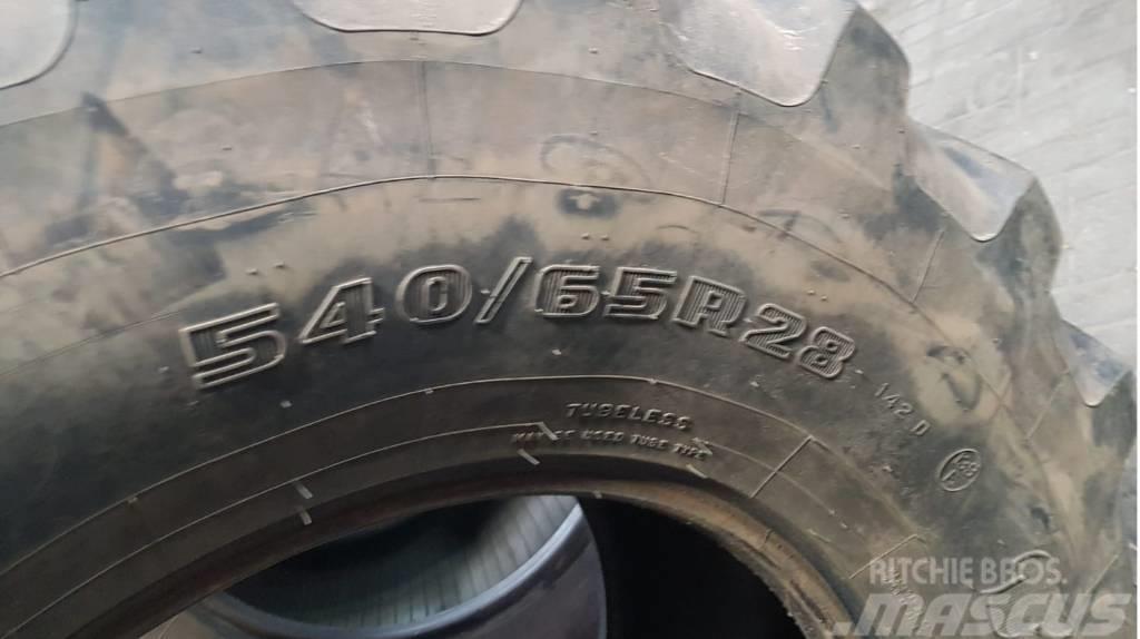 Firestone 540/65 R 28 Tyres, wheels and rims