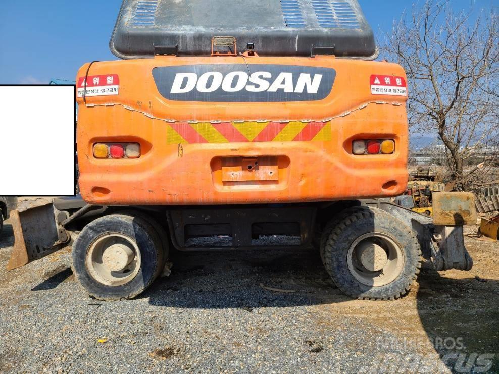 Doosan DX 210 W Wheeled excavators