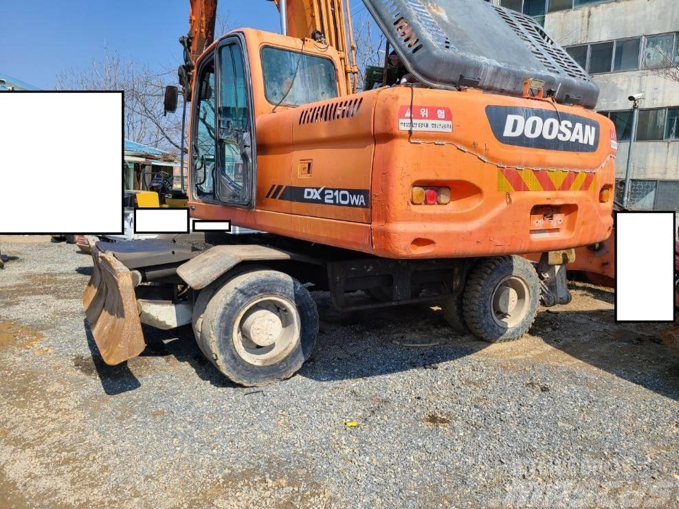 Doosan DX 210 W Wheeled excavators