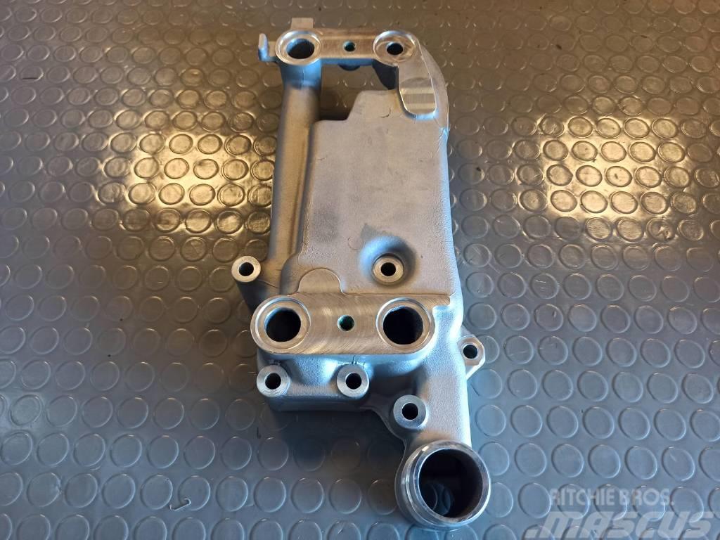Scania OIL COOLER INTERMEDIATE PIECE 1356880 Other components