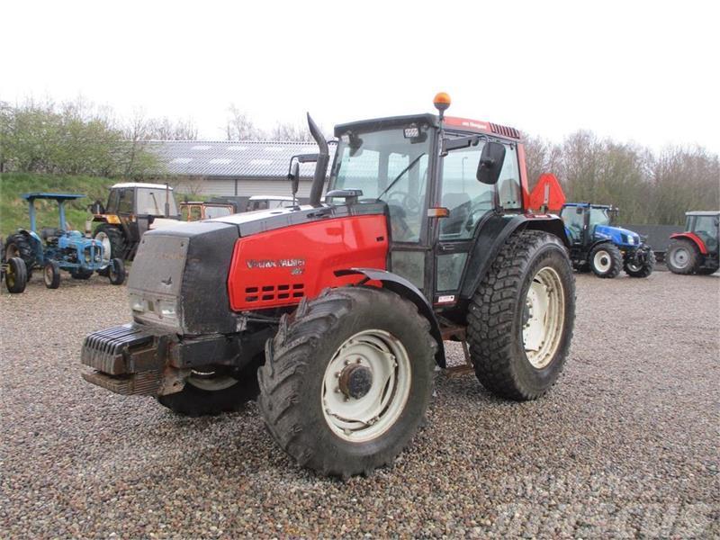 Valtra 8050 with defect clutch/gear, can not drive Tractors
