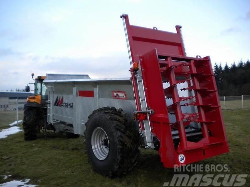Agrimat Dungstreuer 9m³ Manure spreaders