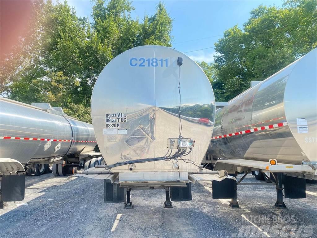 Brenner MC 307 | 7000 GAL STAINLESS | CENTER WITH PROVISIO Tanker trailers