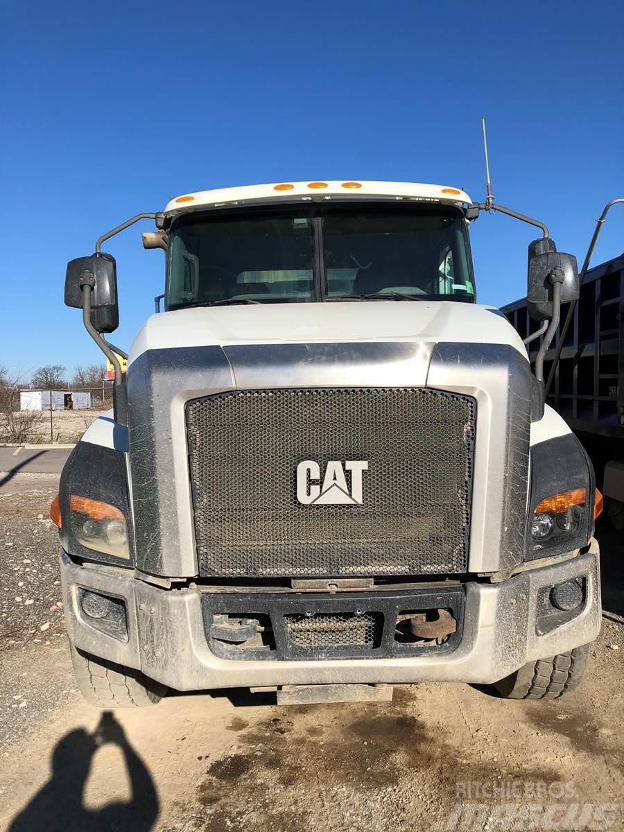 CAT CT660 Tipper trucks