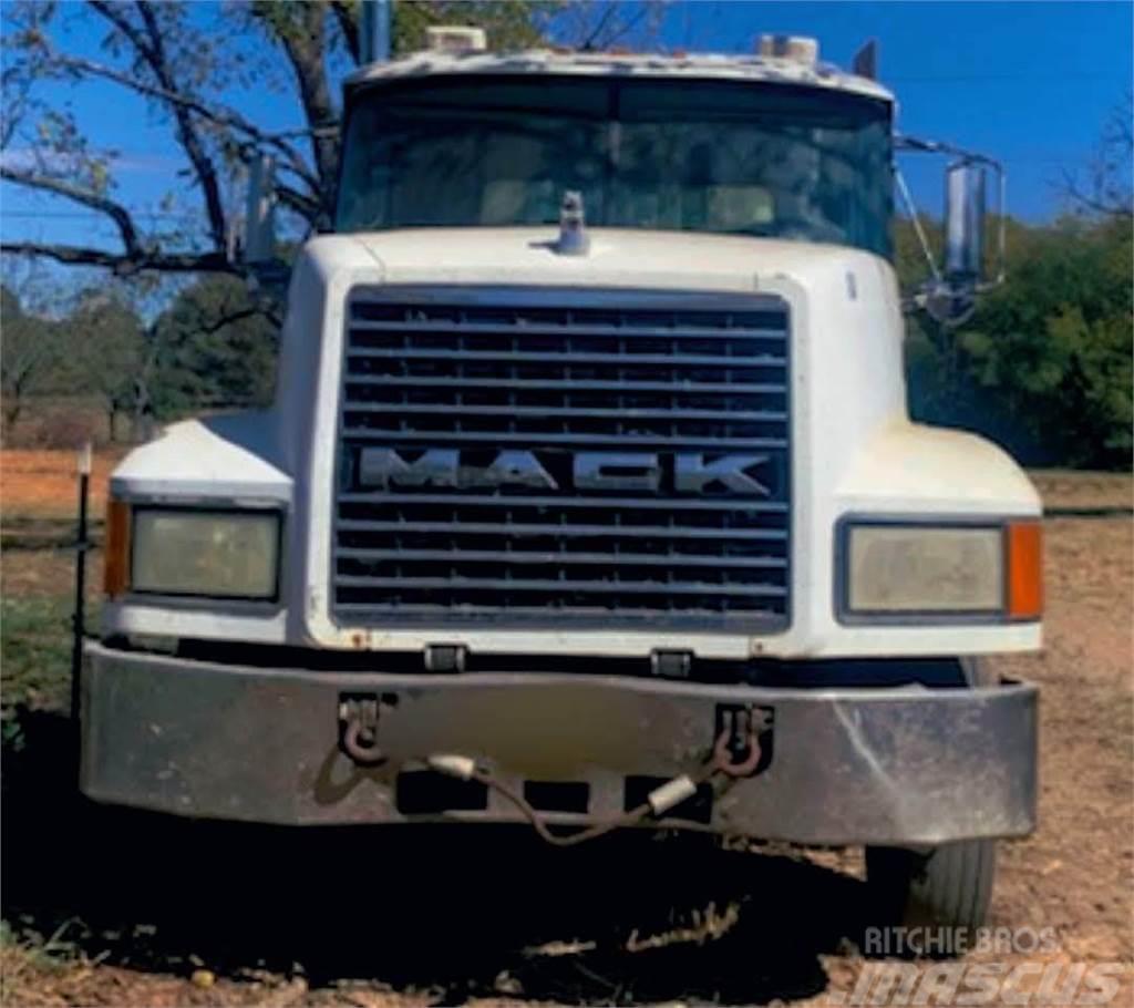 Mack CH613 Tractor Units
