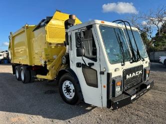 Mack LR 613