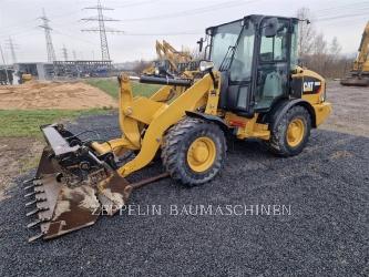 CAT 906M
