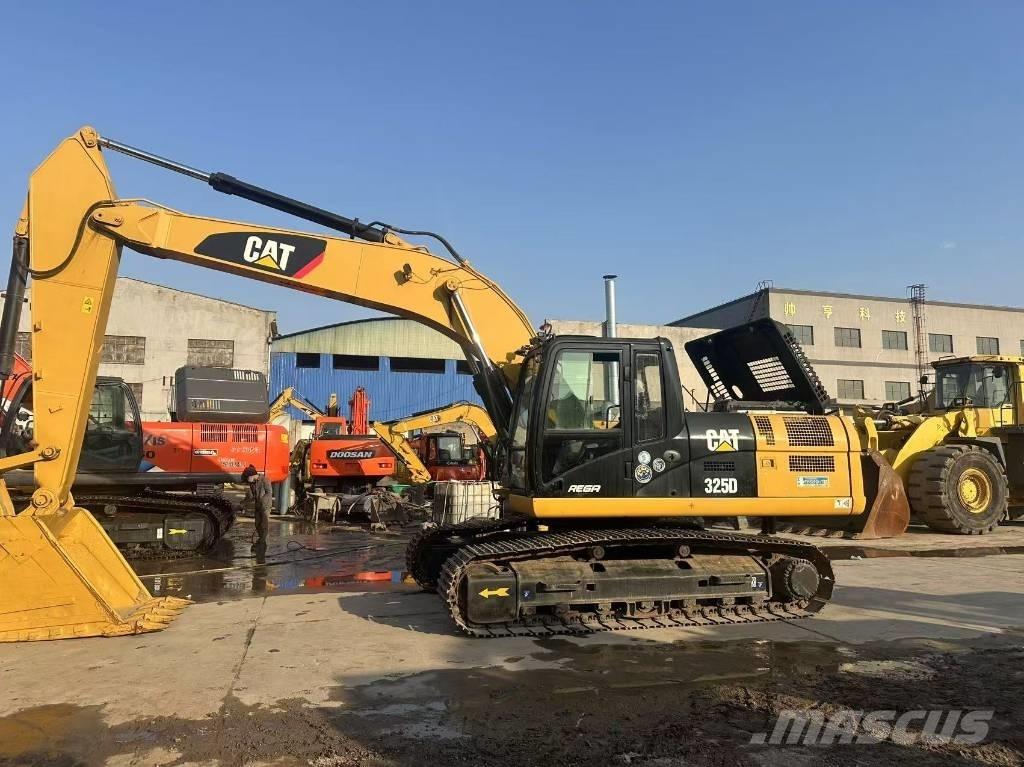 CAT 325 D Rupsgraafmachines