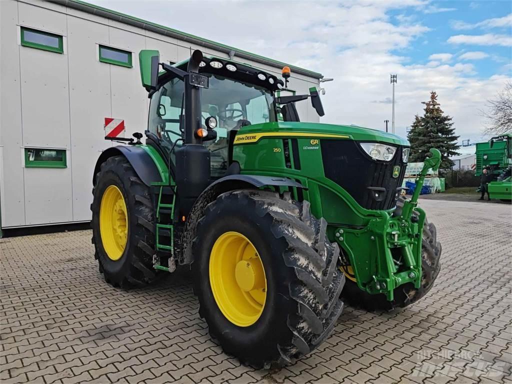 John Deere 6R 250 Tractoren