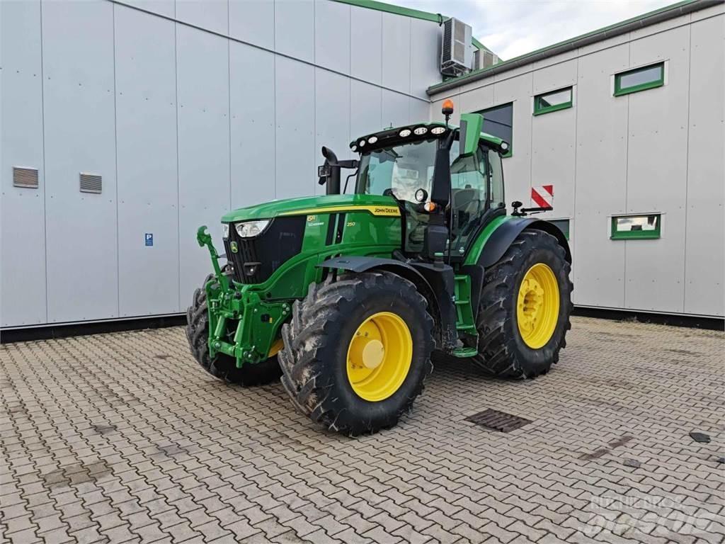 John Deere 6R 250 Tractoren