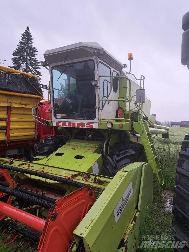 CLAAS Dominator 68 Maaidorsmachines