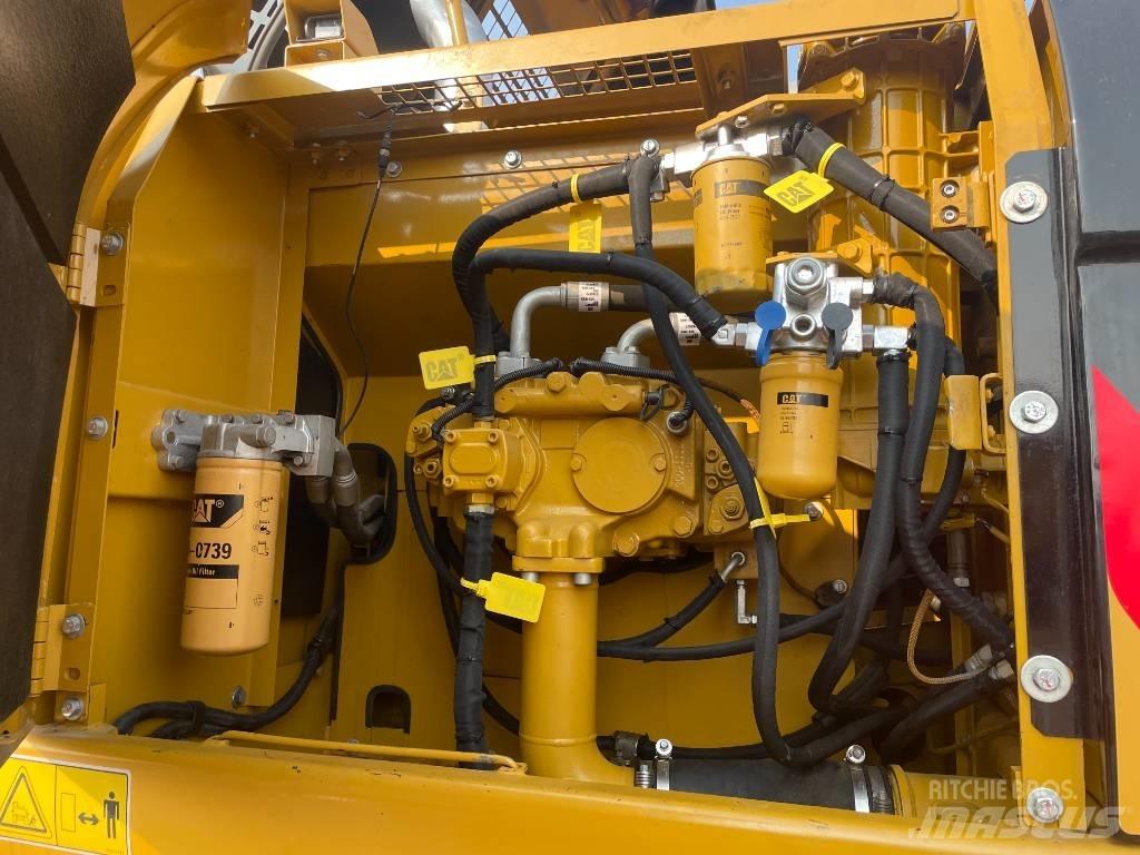 CAT 329 D Rupsgraafmachines