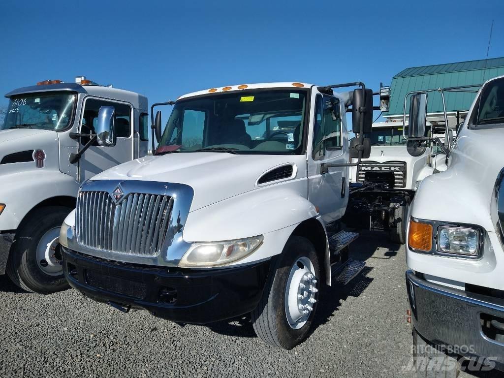 International 4400 Vuilniswagens
