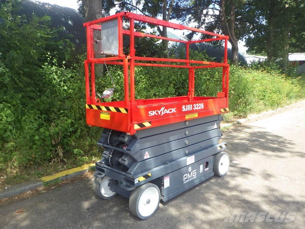 SkyJack SJ3226 Schaarhoogwerkers