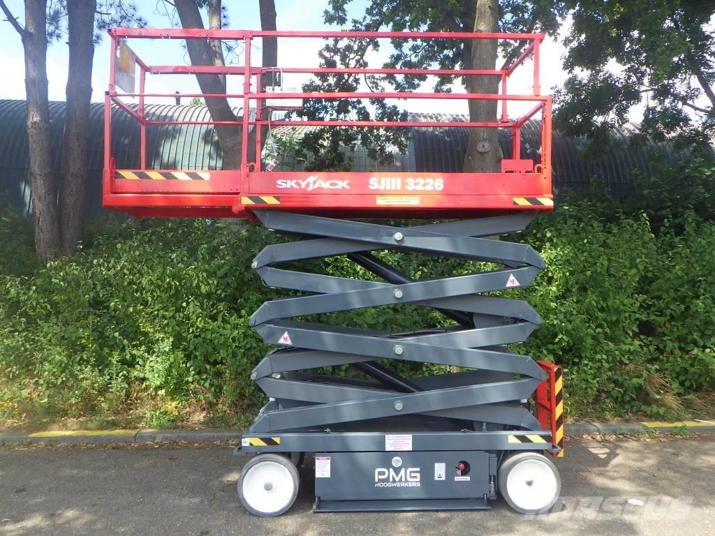SkyJack SJ3226 Schaarhoogwerkers