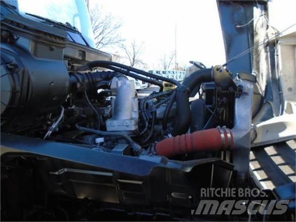 Hino 338 Chassis met cabine