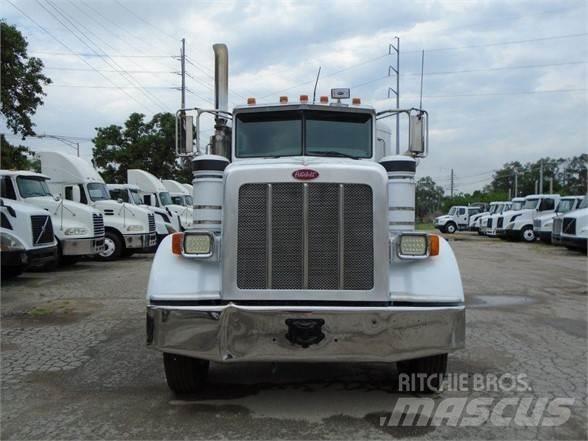Peterbilt 367 Trekkers