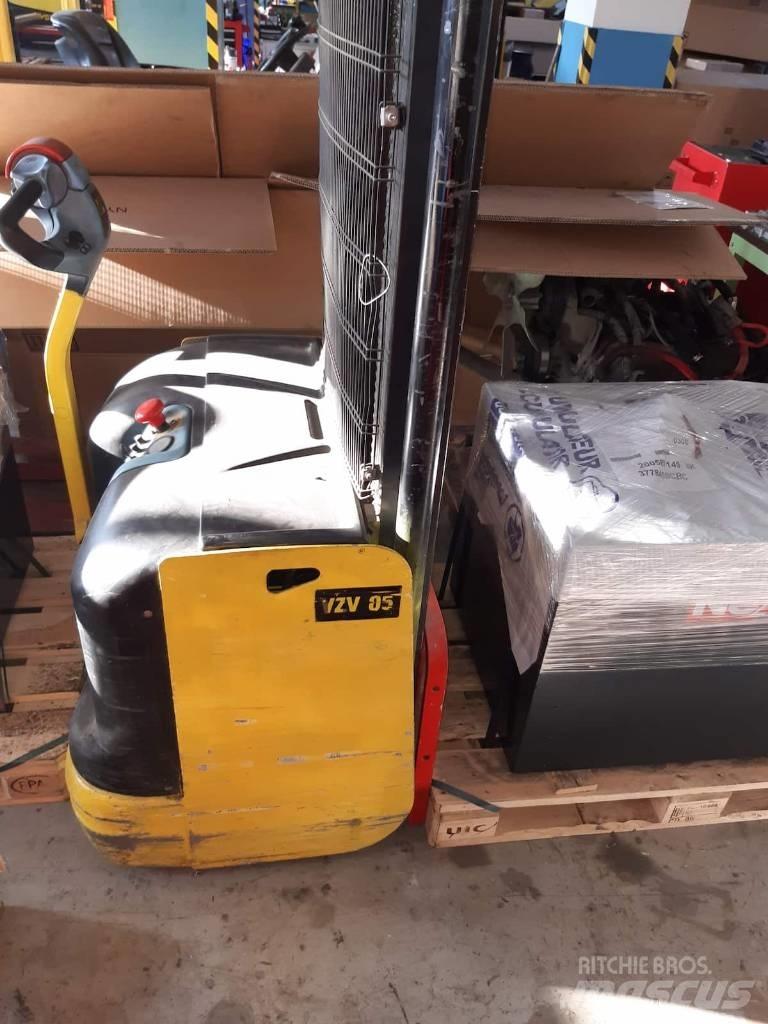 Hyster S 1.2 Stapelaar meeloop