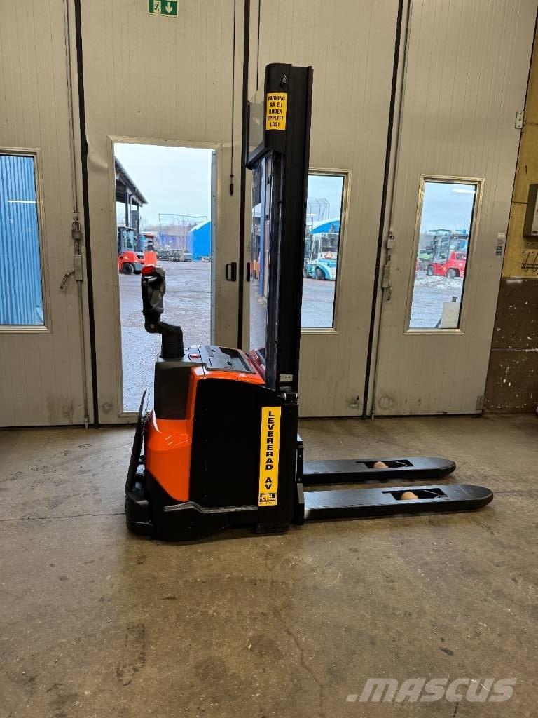 BT truck SWE 120 Stapelaar meeloop