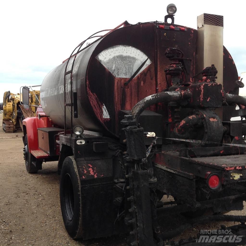 Ford F 700 Betonmixers en pompen