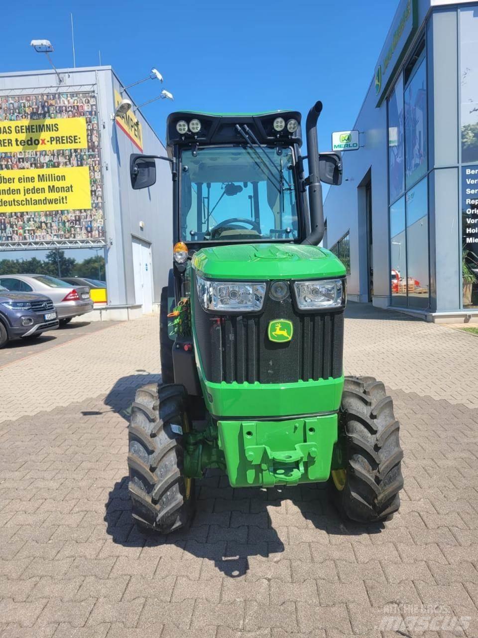 John Deere 5105GV Tractoren