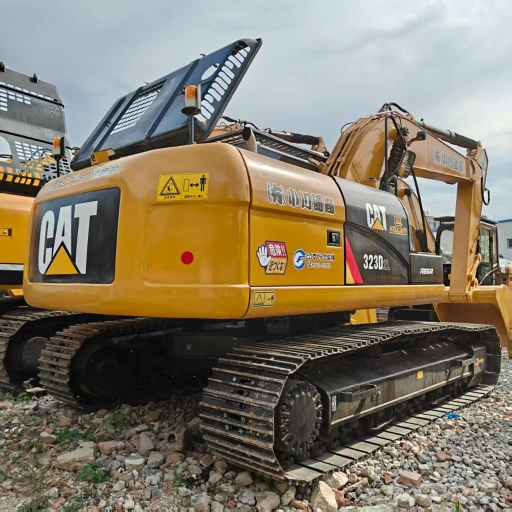 CAT 323D2 Rupsgraafmachines