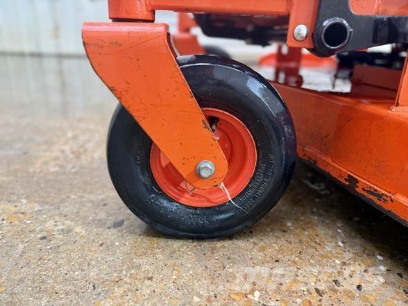 Kubota Z125S Zero-turn grasmaaiers