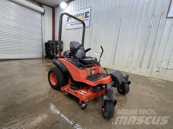 Kubota ZD1211 Zero-turn grasmaaiers