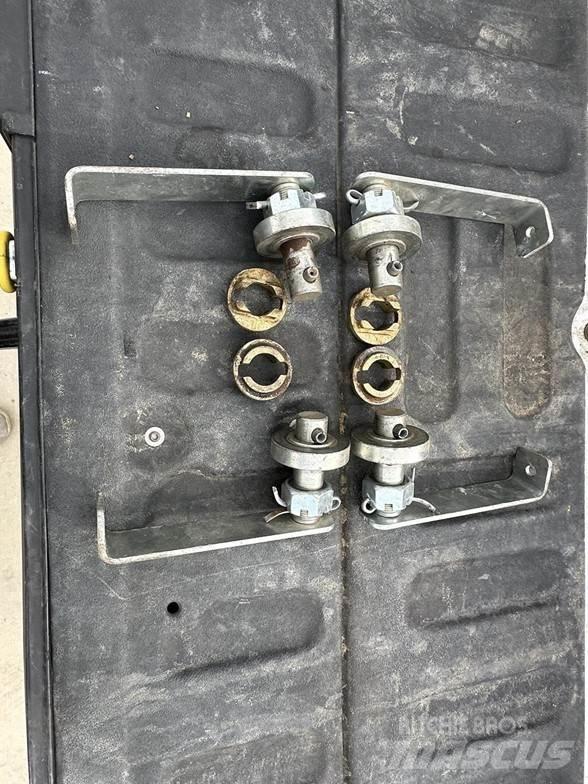  PULLRITE 2900 Banden, wielen en velgen