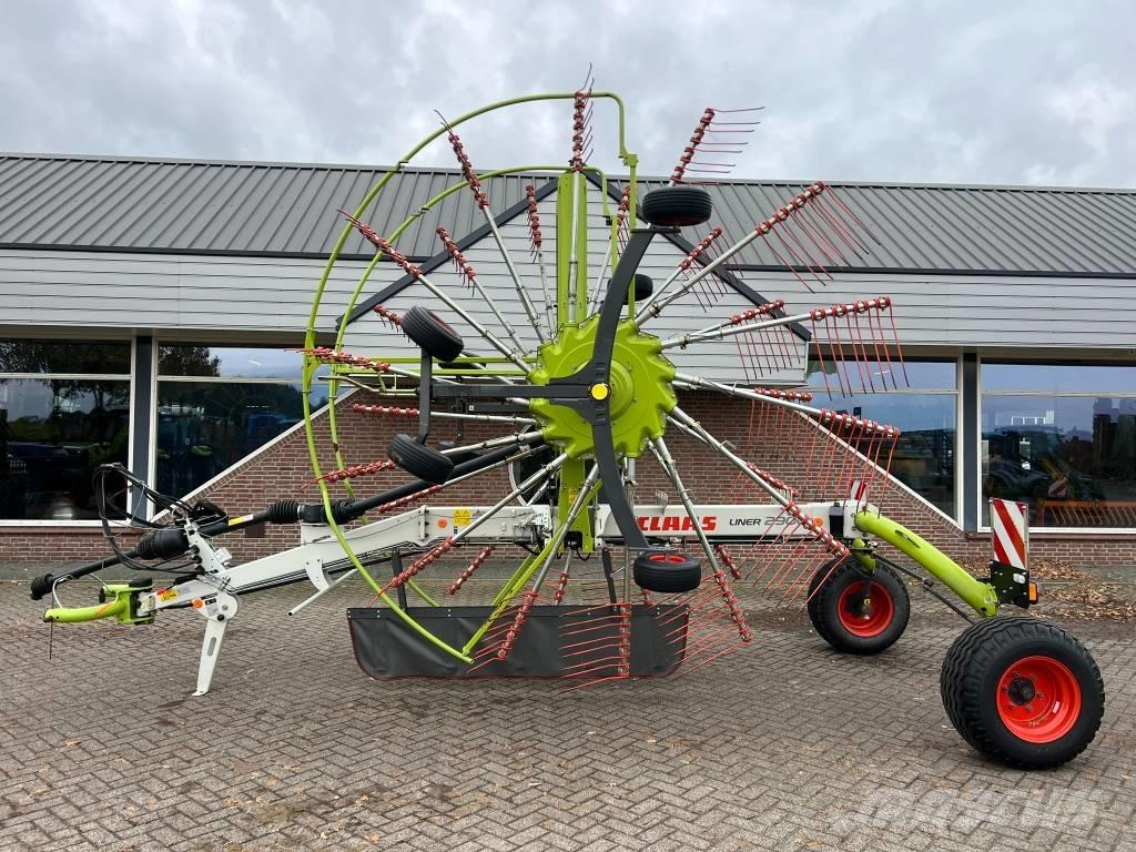CLAAS liner 2900 Zwadharken