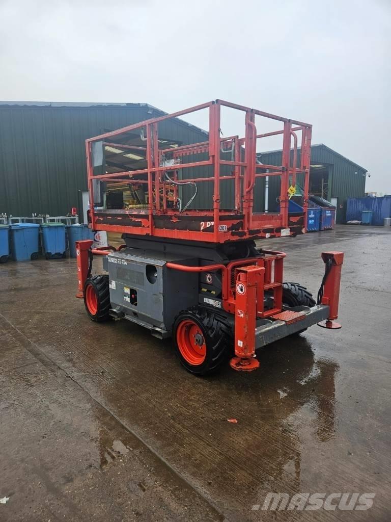SkyJack 6832RT Schaarhoogwerkers