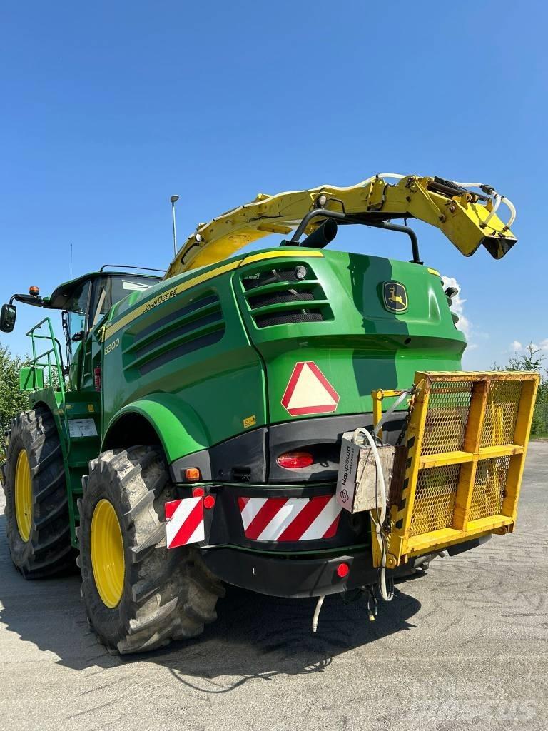 John Deere 8300i Zelfrijdende veldhakselaars