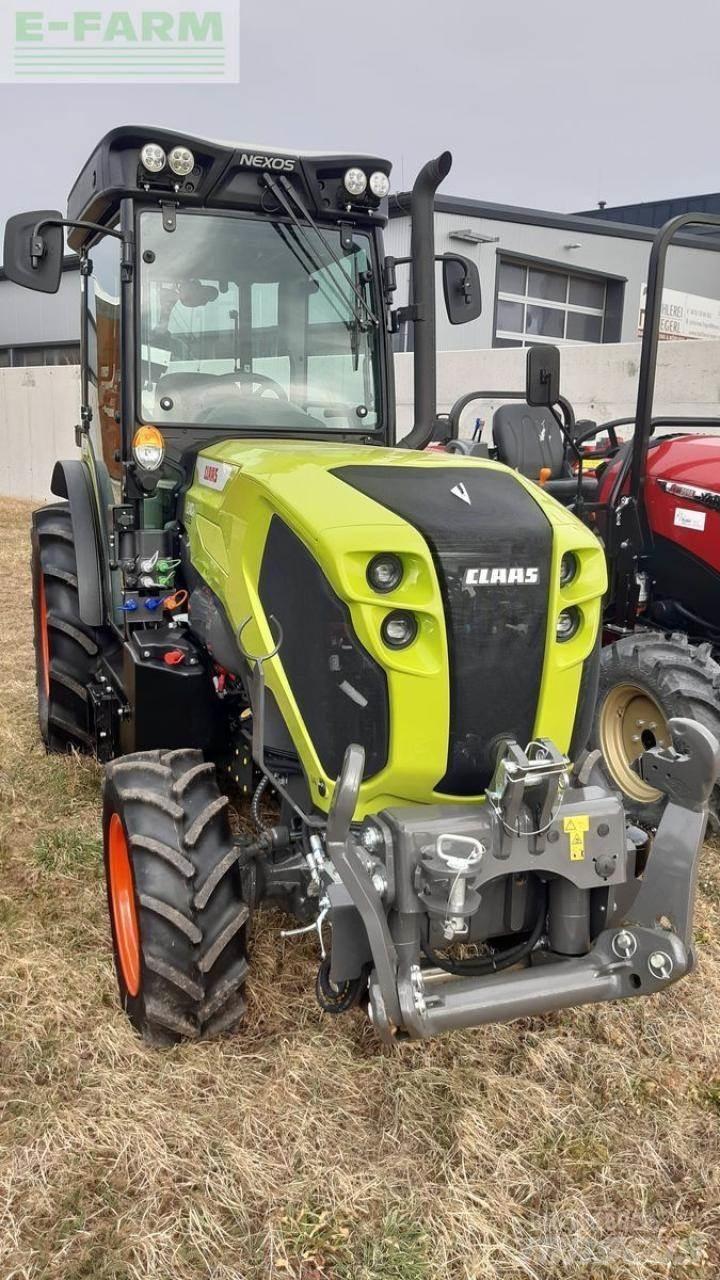 CLAAS nexos 240s Tractoren