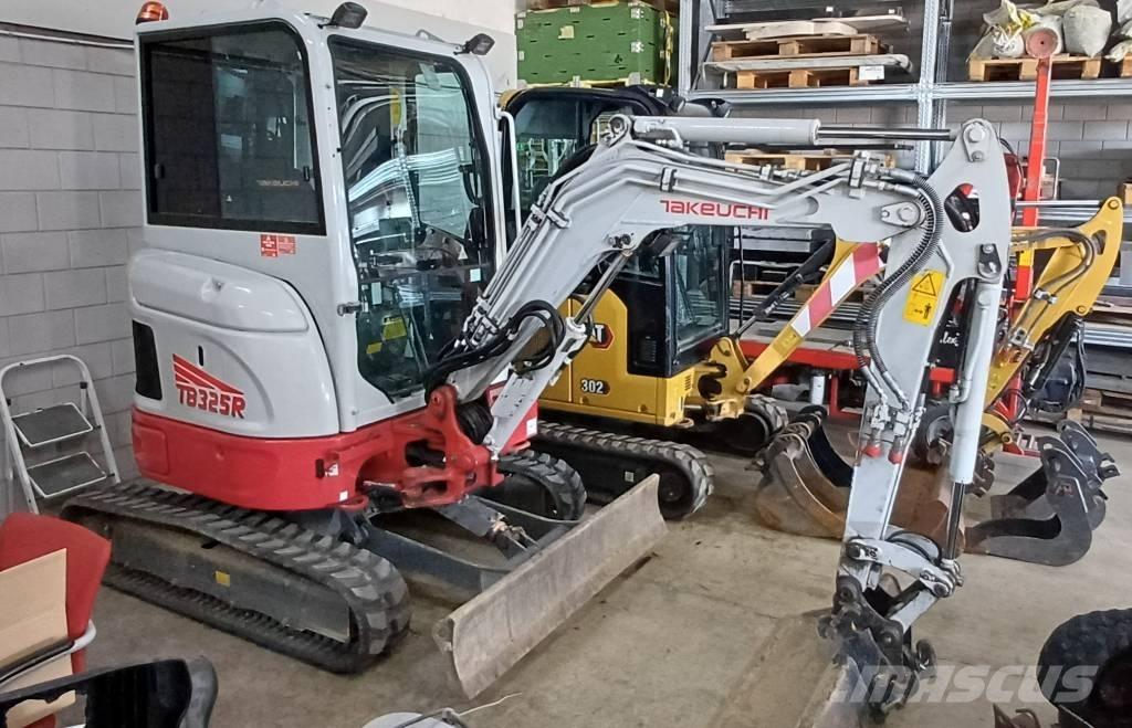 Takeuchi TB 325 R Minigraafmachines < 7t