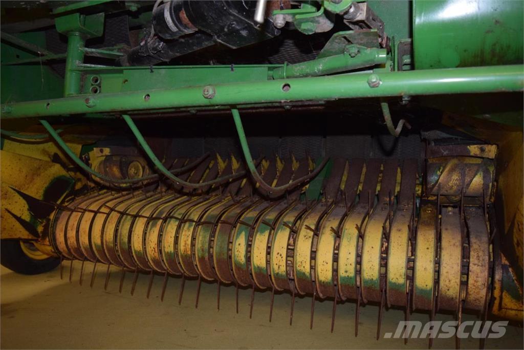 John Deere 580 Ronde-balenpersen