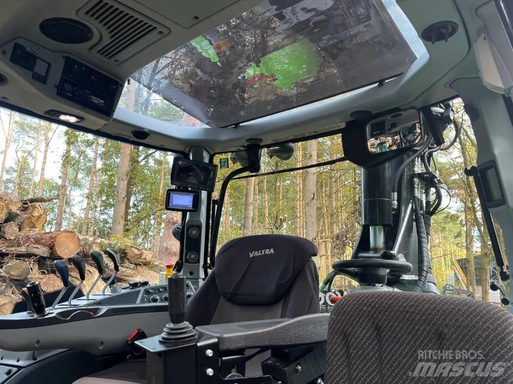 Valtra T214 Active Tractoren