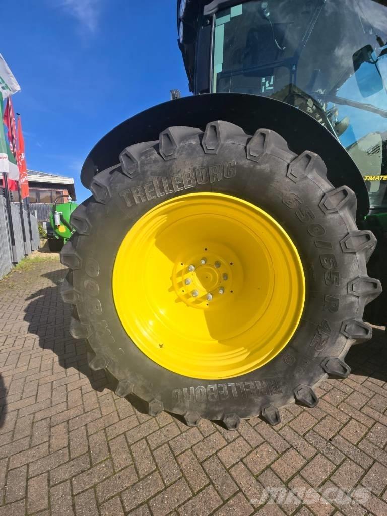 John Deere 6155 R Tractoren