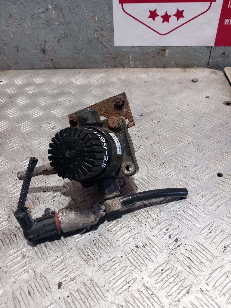 MAN TGM  81521166074 Remmen