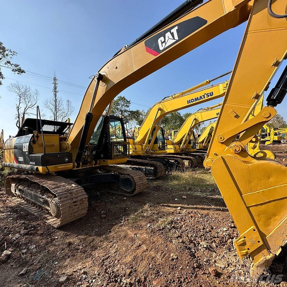CAT 326D Rupsgraafmachines