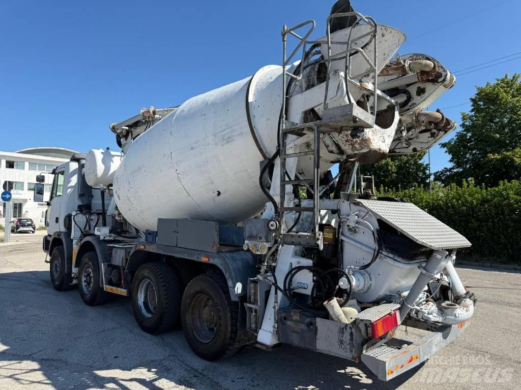 Astra Betonpompa Betonmixers en pompen