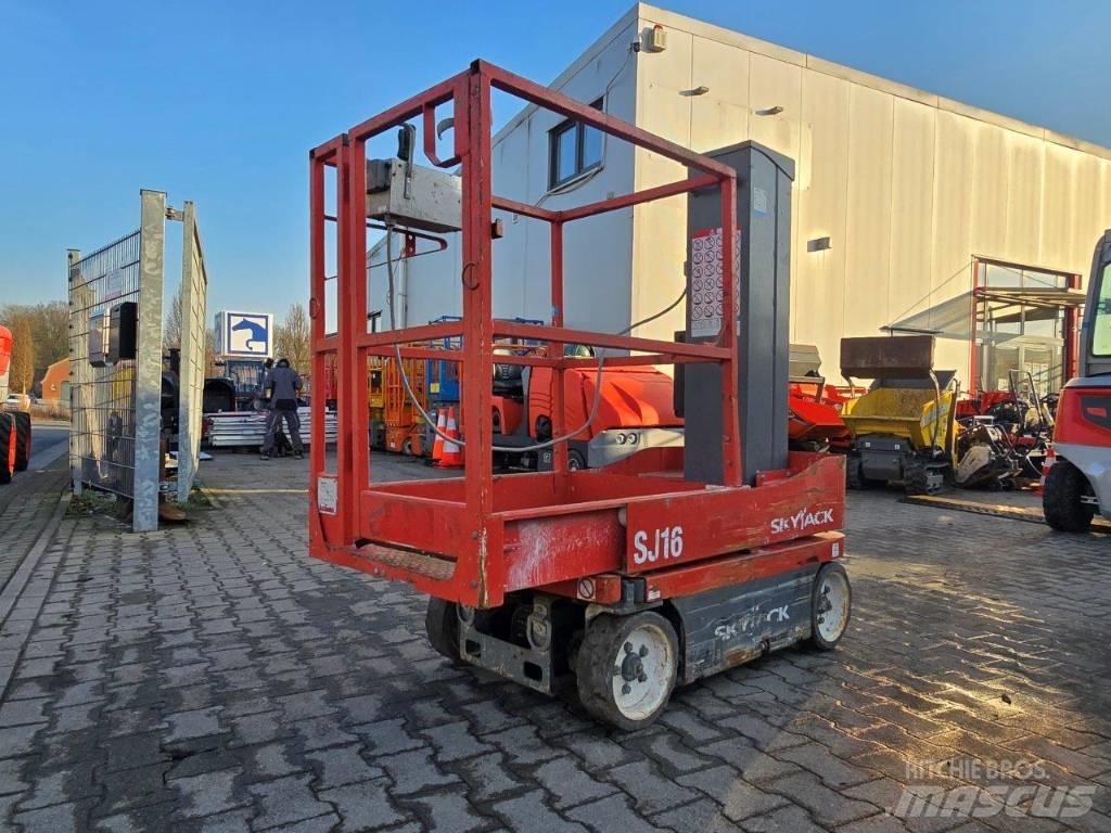 SkyJack SJ 16 Personenliften en invalideliften