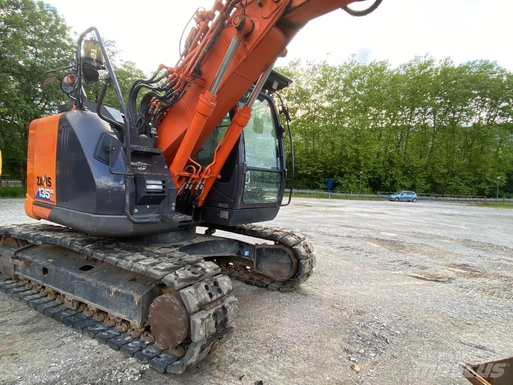 Hitachi ZX 135 US-6 Rupsgraafmachines