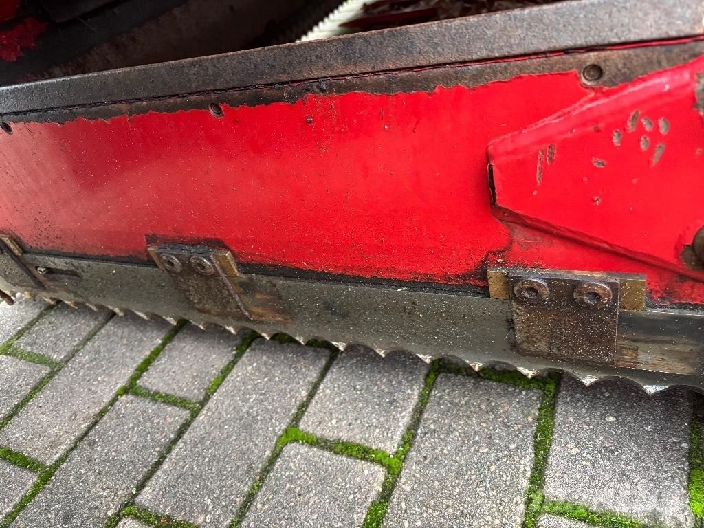 Trioliet TU 195 Balenhakselaars, -snijders en -afwikkelaars