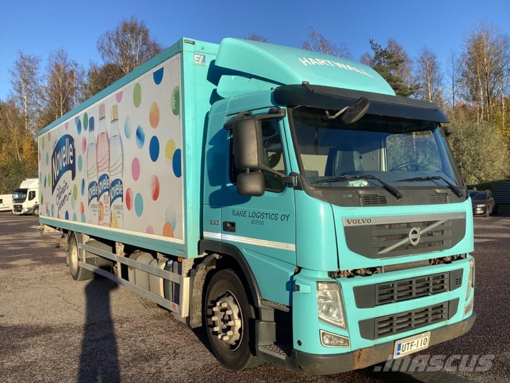 Volvo FM 330 Bakwagens met gesloten opbouw